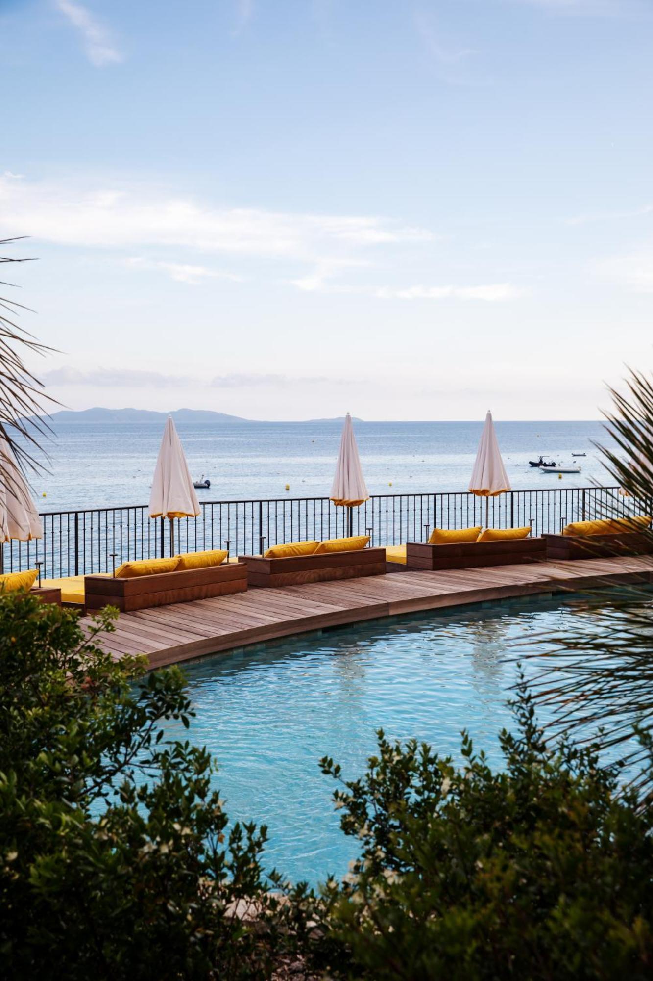 Hotel Le Bailli De Suffren Rayol-Canadel-sur-Mer Exterior photo