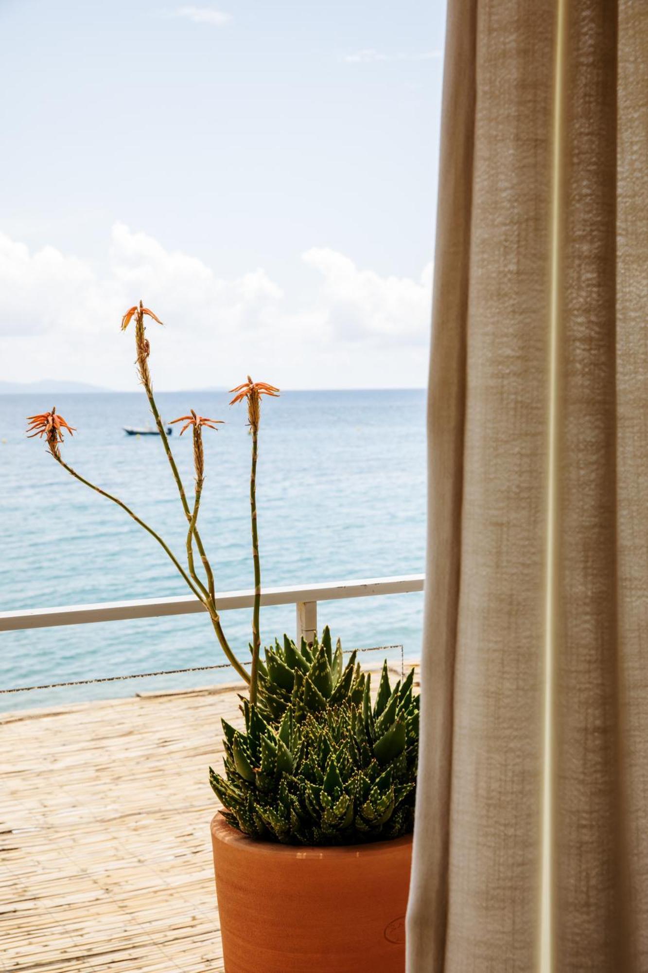 Hotel Le Bailli De Suffren Rayol-Canadel-sur-Mer Exterior photo